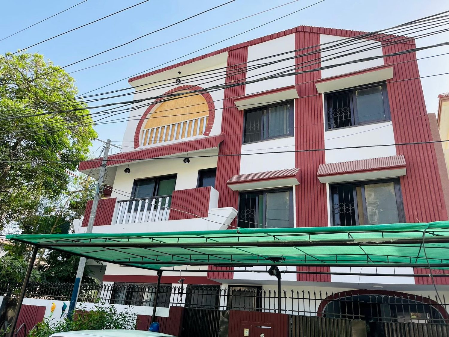 Gulshan-e-Iqbal Block 6 Girls Hostel photo